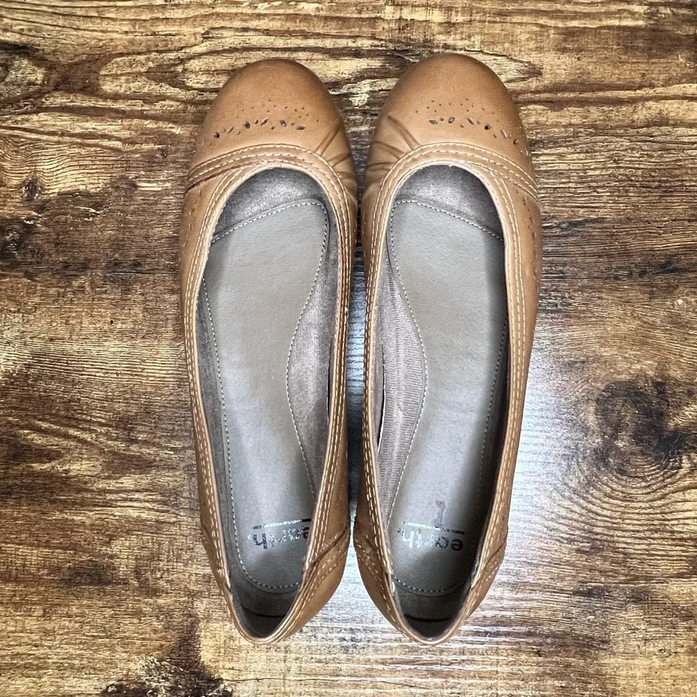 Earth Brown Leather‎ Ballet Flats slip on cut out casual shoes women's 8.5 - Picture 6 of 13